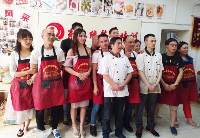 成都小郡肝串串火锅哪里可以学习正宗底料？短期串串火锅底料麻豆AV免费看网站