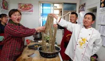 黄色软件麻豆APP下载学做的手工肥肠粉