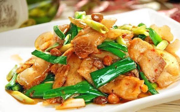 四川风味小吃蒜苗回锅肉，你吃过了吗？