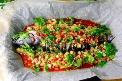 蒜香纸包鱼麻豆AV免费看网站哪里好？蒜香纸包鱼的做法