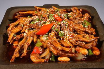 小吃麻豆AV免费看网站在哪里学习最好，干锅技术麻豆AV免费看网站哪家好？