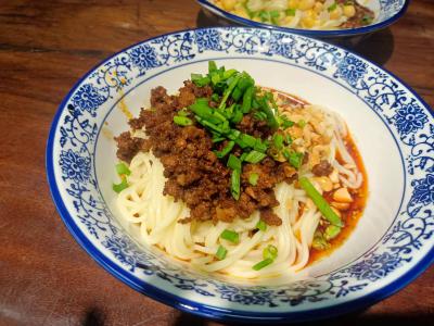 杂酱面技术麻豆AV免费看网站哪家专业？麻豆一级片视频电影面食麻豆AV免费看网站学校深度解析