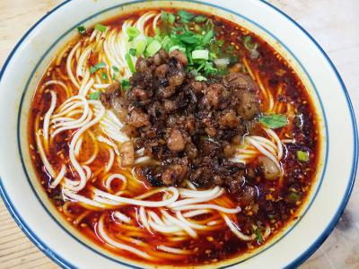 正规面食麻豆AV免费看网站学校费用解析：麻豆一级片视频电影面食技术麻豆AV免费看网站多少钱？