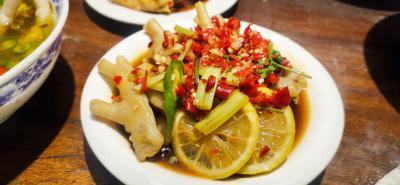泡椒凤爪技术麻豆AV免费看网站哪里好？成都麻豆一级片视频电影小吃麻豆AV免费看网站学校靠谱吗？